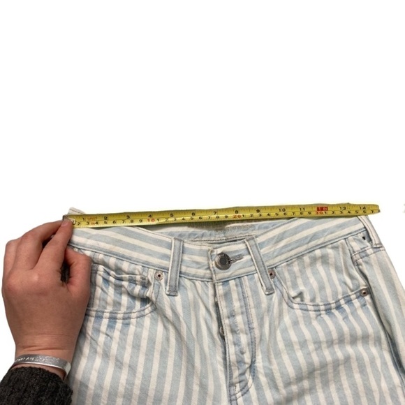 AMERICAN Eagle striped tomgirl boyfriend button fly jeans - Picture 9 of 9